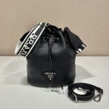 Prada Women's Bag Shoulder Crossbody Luxury Crossbody Handbag Calfskin w/ naOriginil Box