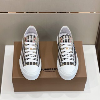 Burberry Men's Check Cotton Low Top Casual Sneakers in Original Box