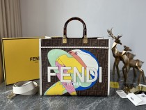 Fendi Women's Bag Shoulder Crossbody Luxury Crossbody Handbag Calfskin w/ naOriginil Box