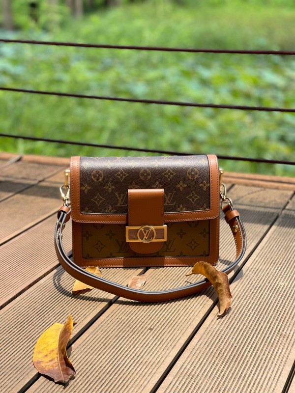 Louis Vuitton  Women's Bag Shoulder Crossbody Luxury Crossbody Handbag Calfskin w/ naOriginil Box