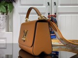 Louis Vuitton Women's Bag Shoulder Crossbody Luxury Crossbody Handbag Calfskin w/ naOriginil Box