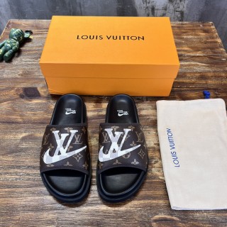 Louis Vuitton men's luxury brand new casual slippers with original original box