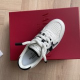 Valentino men's and women's luxury brand new thick-soled large-scale rivet-decorated sneakers with original original box