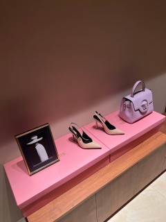 Versace 2023 catwalk series metal buckle decoration pointed toe high-heeled sandals with original original box