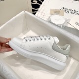 Alexander McQueen men's and women's luxury brand latest crocodile tail white shoes with original original box