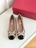 Valentino women's luxury brand new rivet ballerinas with original original box