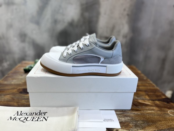 Alexander McQueen men's and women's shoes luxury brand casual sneakers with original original box