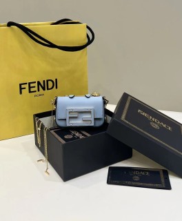 Fendi Women's Bag Shoulder Crossbody Luxury Crossbody Handbag Calfskin w/ naOriginil Box