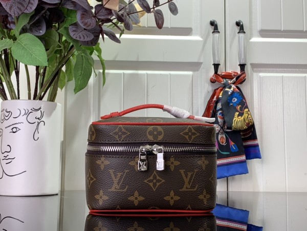 Louis Vuitton Women's Bag Shoulder Crossbody Luxury Crossbody Handbag Calfskin w/ naOriginil Box