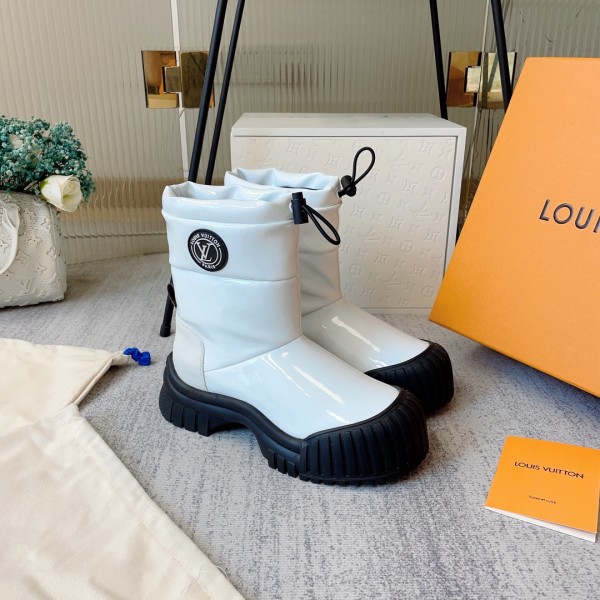 Louis Vuitton women's luxury brand Chelsea platform boots with original box