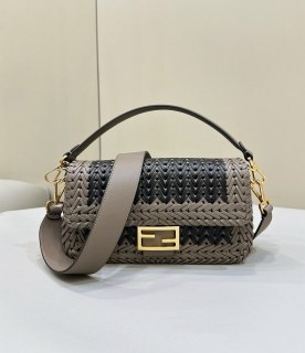 Fendi  women's Bag Shoulder Crossbody Luxury Crossbody Handbag Calfskin w/ naOriginil