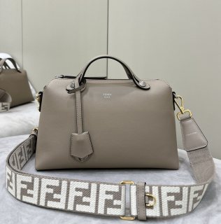 Fendi women's Bag Shoulder Crossbody Luxury Crossbody Handbag Calfskin w/ naOriginil