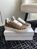 Burberry luxury brand round toe casual sneakers for men and women with original box