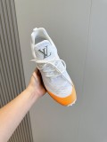 Louis Vuitton men's luxury brand outlines the trend of imported flying woven casual sports shoes with original box