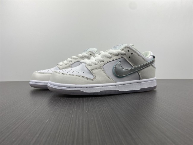 【Free shipping】SB Dunk Low Diamond Supply Co White Diamond  BV1310-100