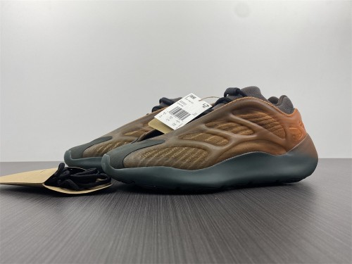 Yeezy 700 V3 Copper Fade  GY4109