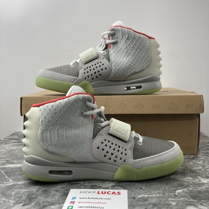 Air Yeezy 2 Pure Platinum  508214-010