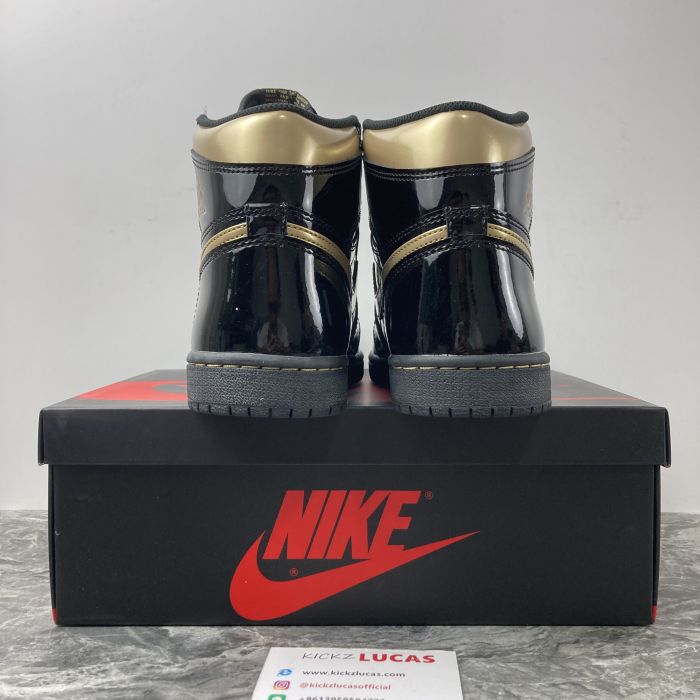 Air Jordan 1 Retro High Black Metallic Gold 555088-032