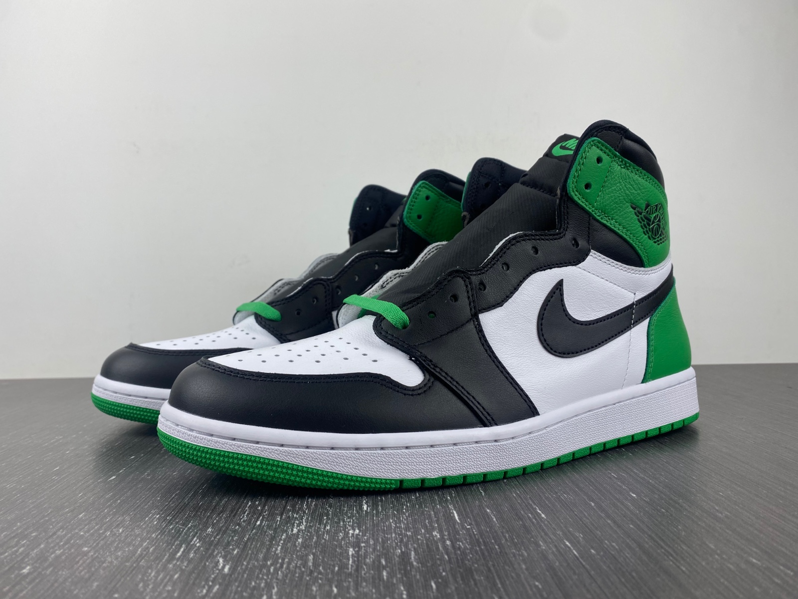 retro 1 lucky green