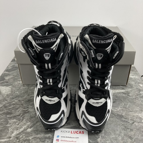 B*alenciaga runner High AM230418