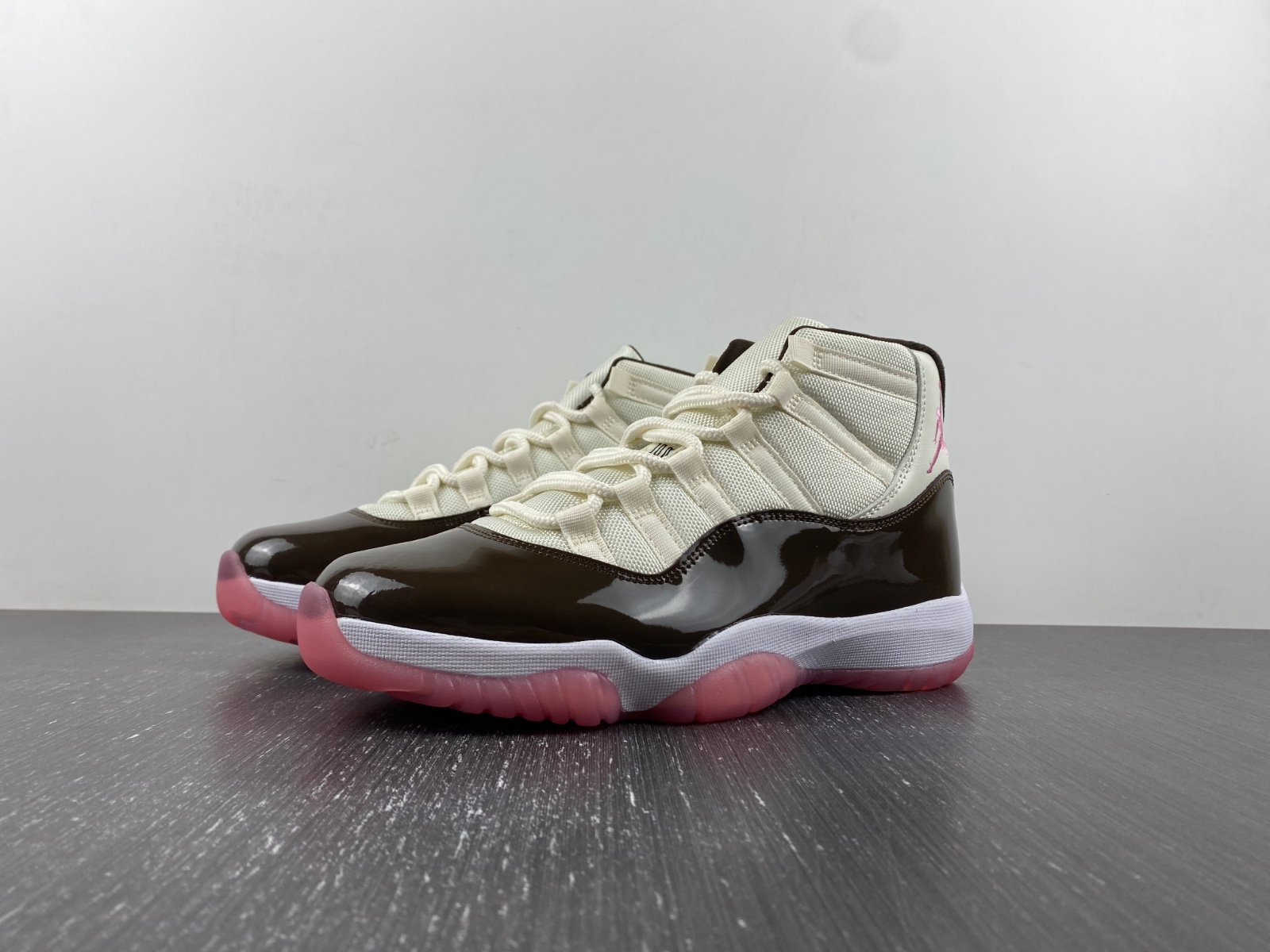 Us 140 00 air jordan 11 retro pink ct8012 126 www kickzlucas