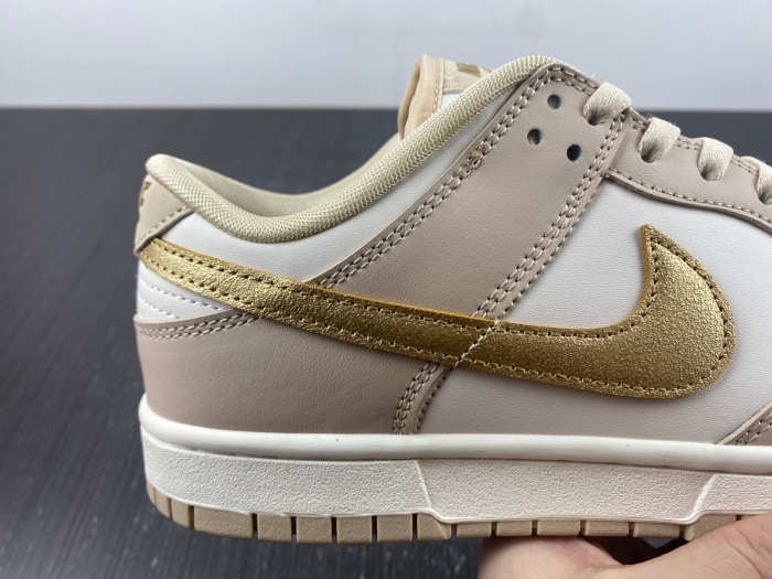 Dunk Low Phantom Metallic Gold  DX5930-001