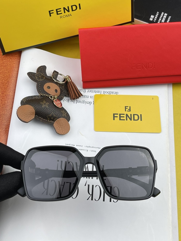 F*endi Glasses XX 20230702-42