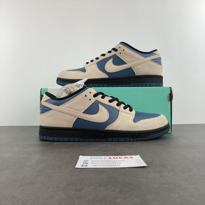 SB Dunk Low Light Cream Thunderstorm  BQ6817-200