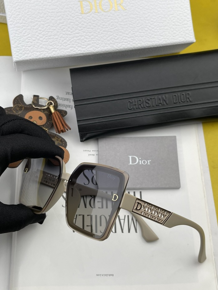 D*ior Glasses XX 20230707-35