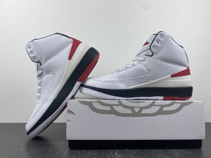 Air Jordan 2 Retro OG Chicago  DX2454-106