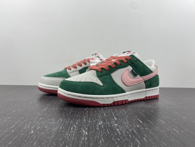 Dunk Low SE All Petals United Fir Green  FN8923-061