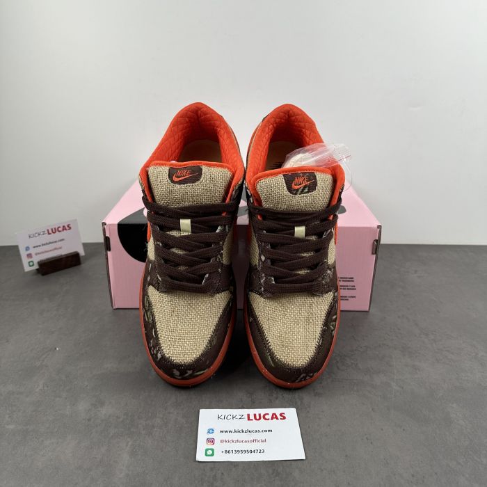 SB Dunk Low Reese Forbes Hunter  304292-281