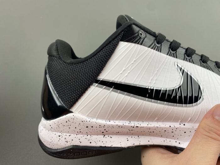 Kobe 5 Protro Panda CD4991-400