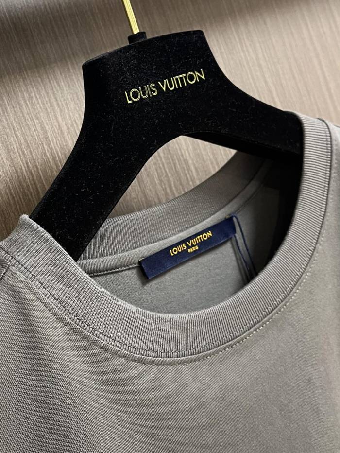 L*ouis V*uitton  T-shirt Top Quality D17 20240826-17