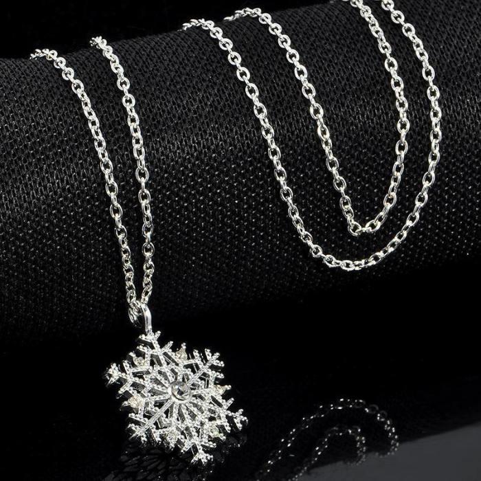 Stylish Silver Plated Snowflake Pendent Necklace