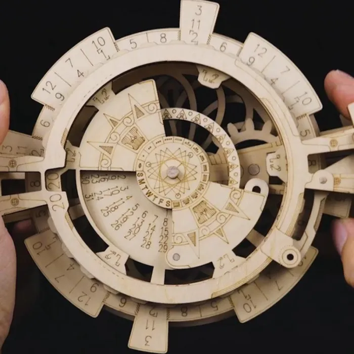 Live In The Moment - Diy Perpetual Calendar