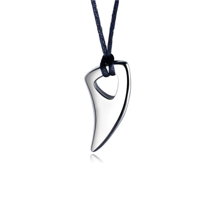 Black Obsidian Wolf Head Amulet Pendant Necklace