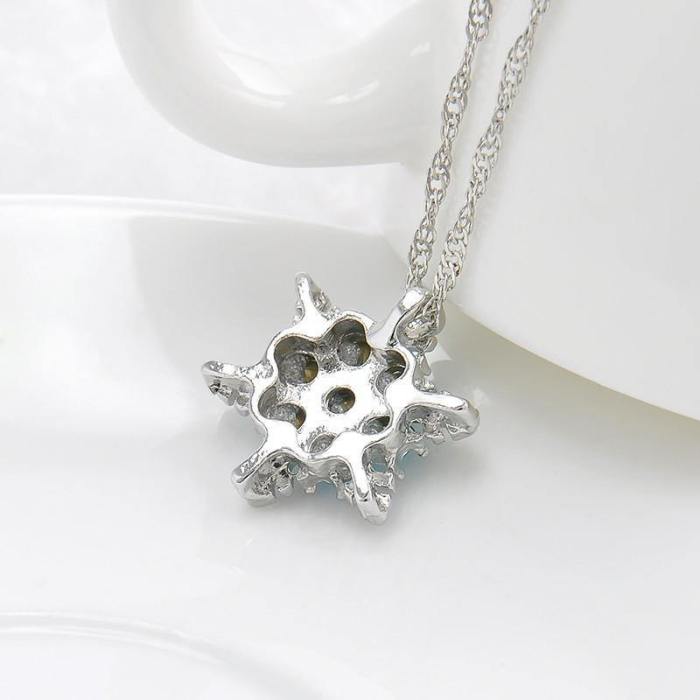 Elegant Crystal Snowflake Pendent Necklace