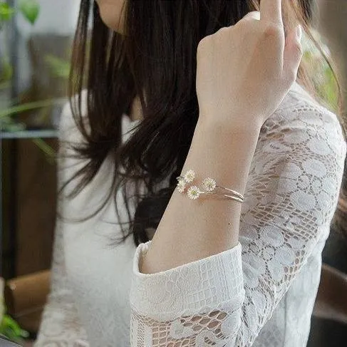 Daisy Cuff