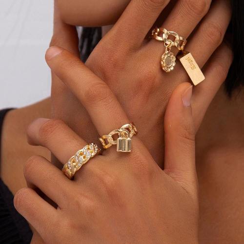 Luxurious Knotted Flower And Lock Rhinestone Rings Set
