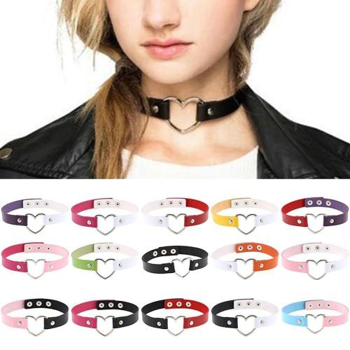 Cool Heart Buckle Band Choker Necklace