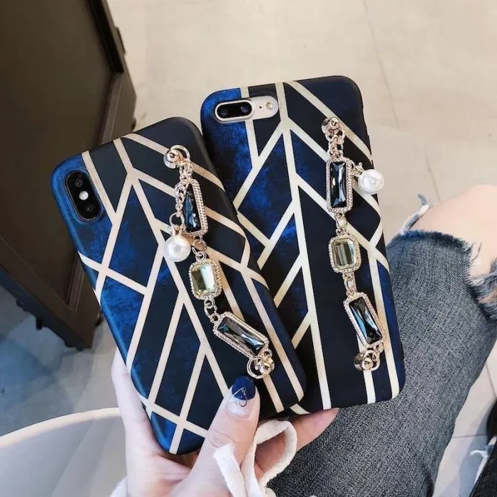 Chic Geometry Pattern Phone Case With Pearl Bracelet Chain Strap