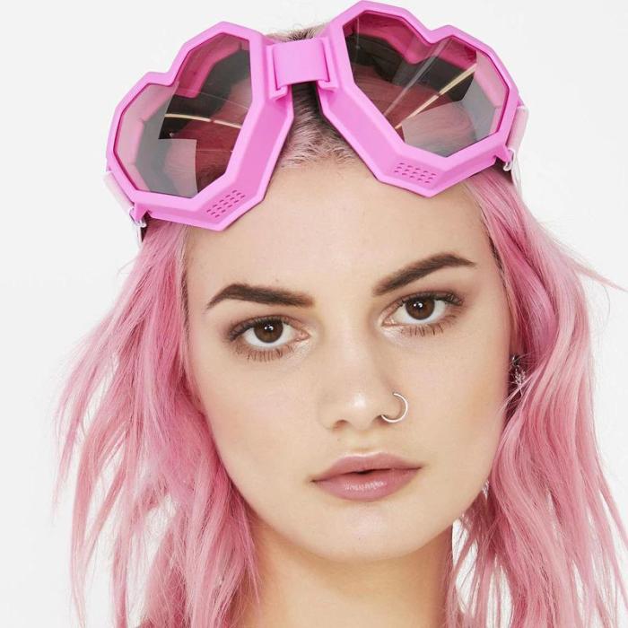 Oversized Heart Shaped Goggle Sunglasses