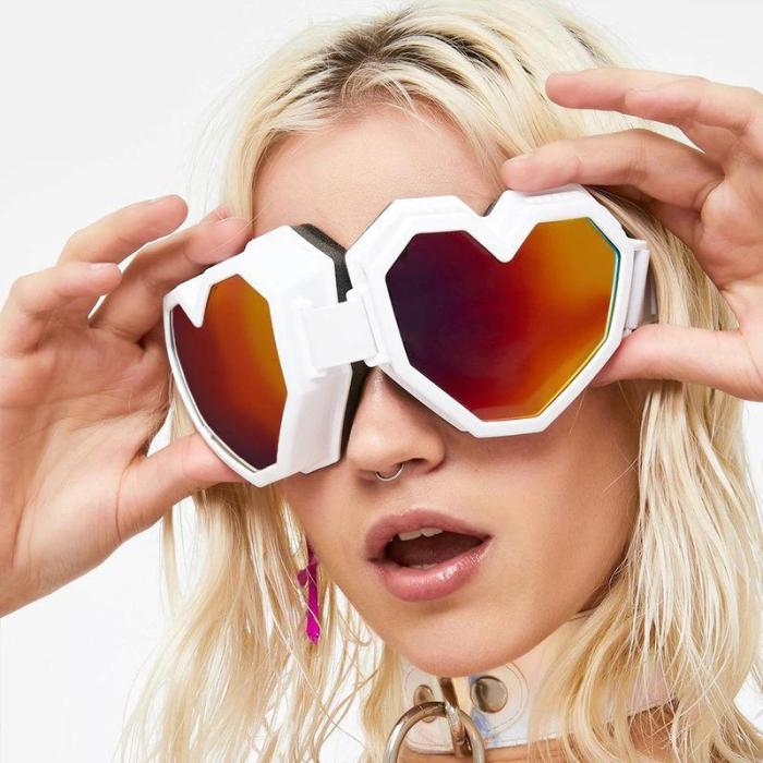 Oversized Heart Shaped Goggle Sunglasses