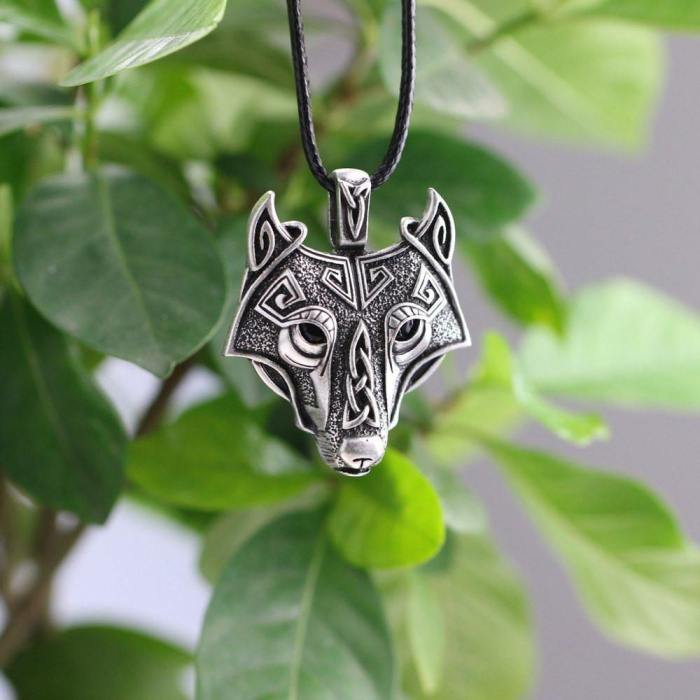Edition: Norse Wolf Vikings Necklace