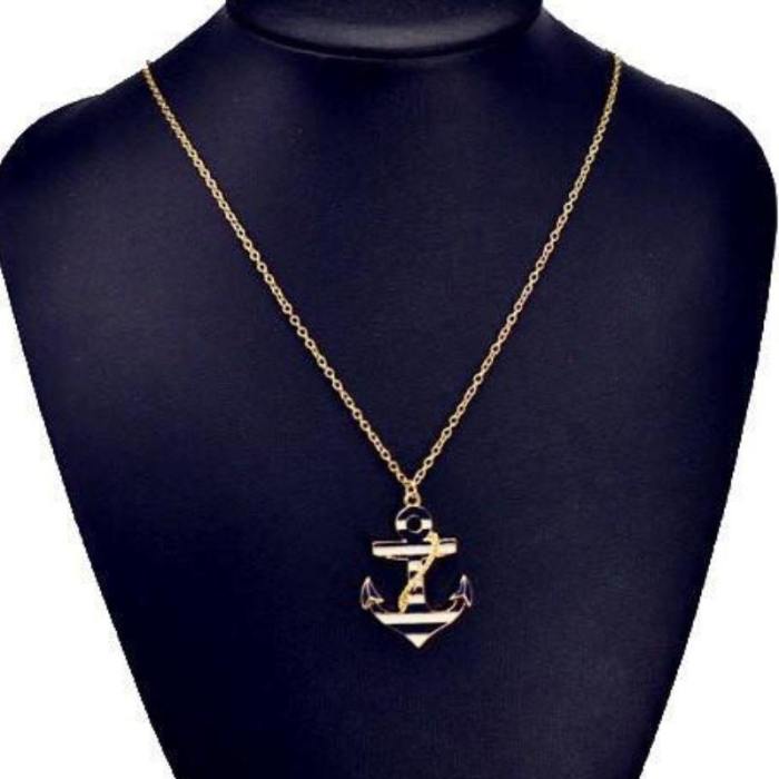 Fashionable Anchor Pendant Necklace