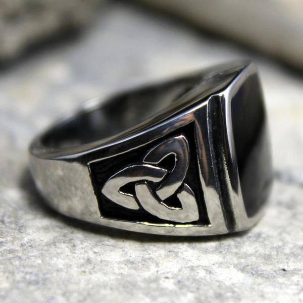 Infinite Knot Viking Ring