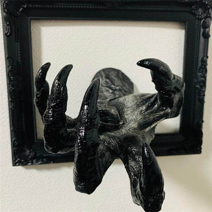 3D Artificial Witch'S Hand Statue Wall Hanging Halloween Decorations