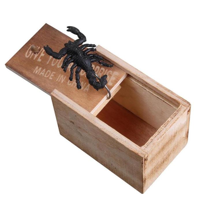 Prank Insect Wooden Scare Box Trick Play Funny Novelties Toys Tricks Spider