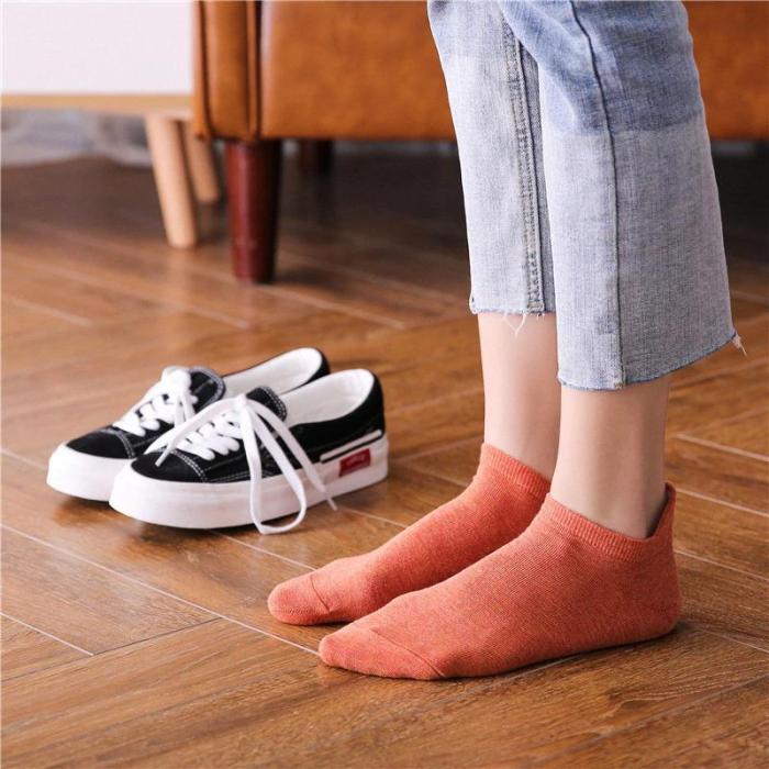 Cute Macaroon Colored Ankle Socks With Heart